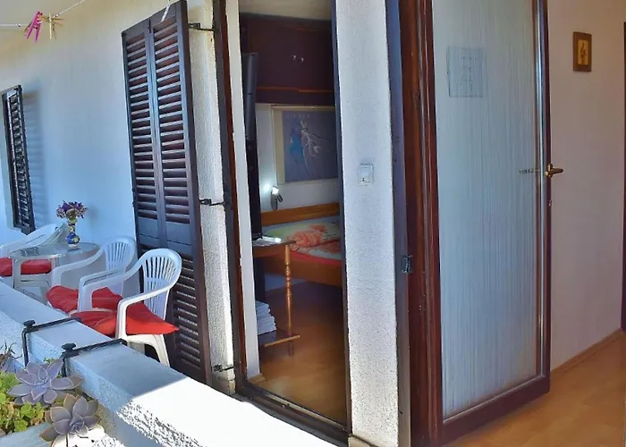 Jug - Comfort With Balcony * Lopar
